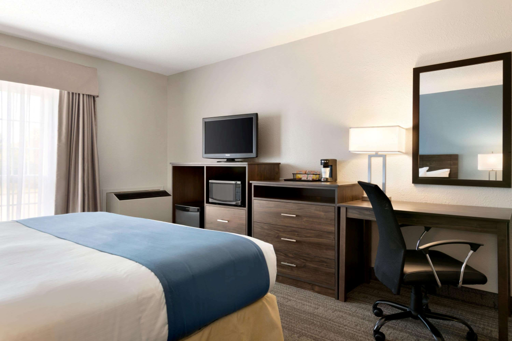Travelodge Suites by Wyndham New Glasgow