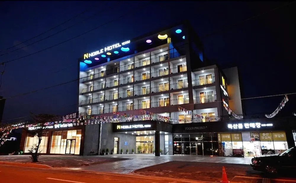 Noble Hotel