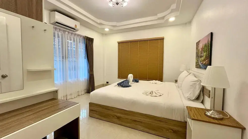 Valley 40 - 2 bdr Private Villa Near Phuket Town