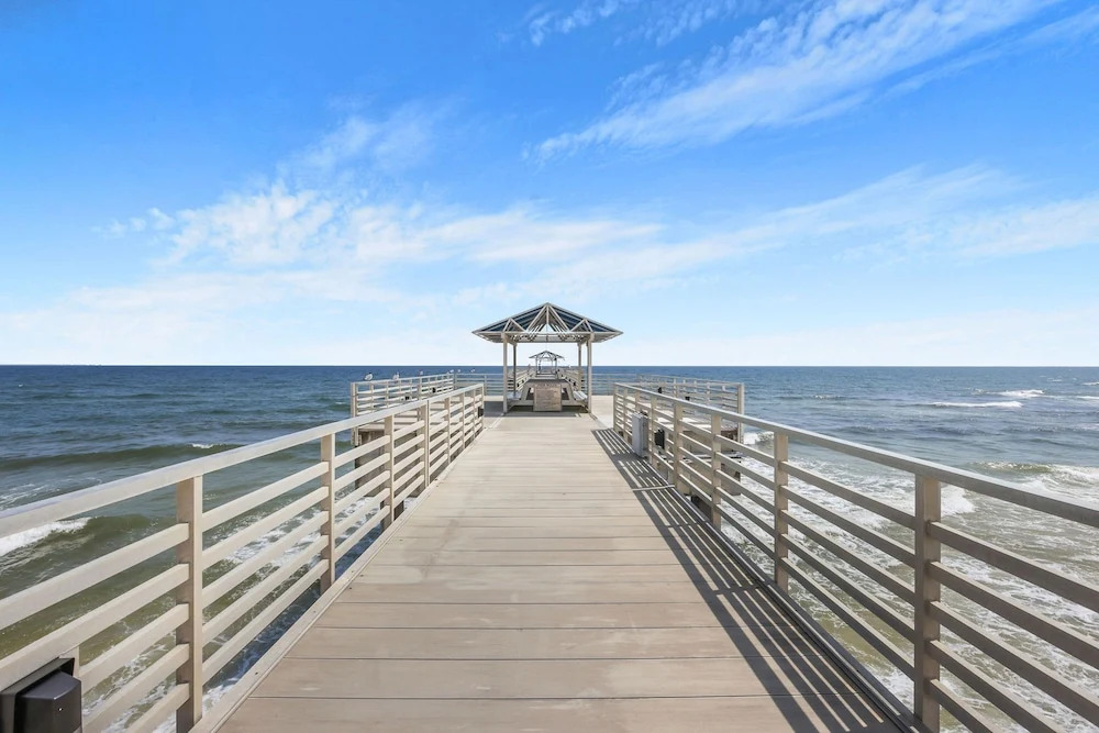 Four Seasons 502-e Fishing Pier Newly Remodeled 3 Bedrooms
