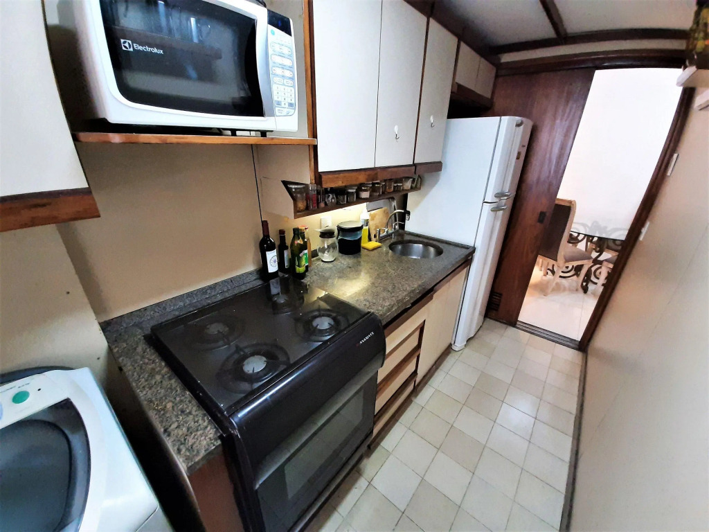 Apartamento Com Serviços Próximo A Praia De Ipanema
