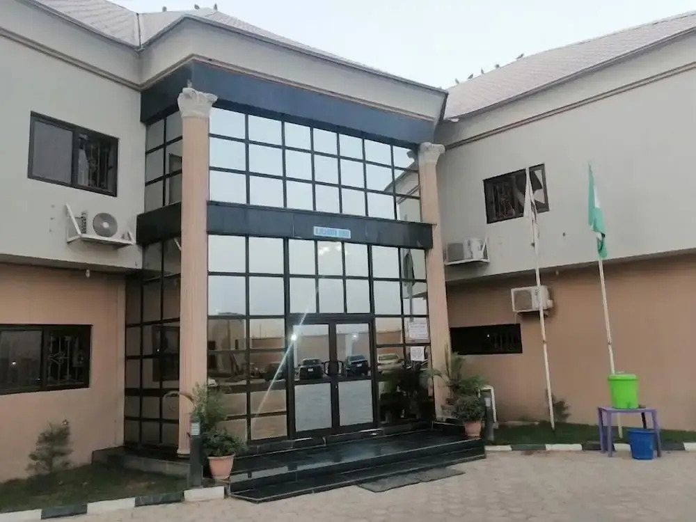 Quintessential Hotel & Suites by Badala