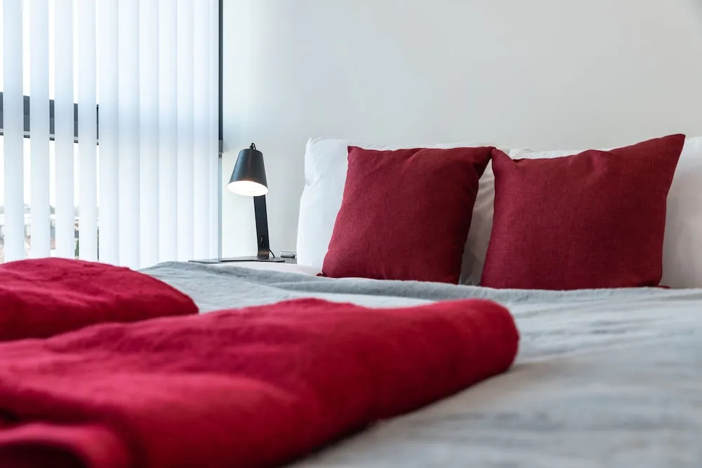 OnPoint -SUPER 1 Bedroom Apt Slough