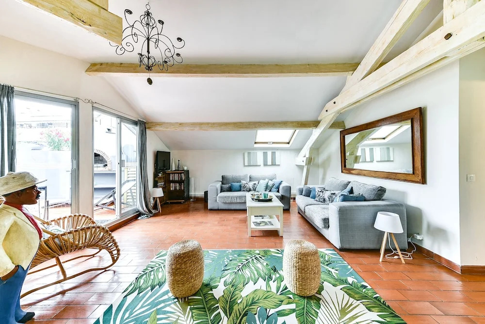 Apartment in Cannes for four & Business