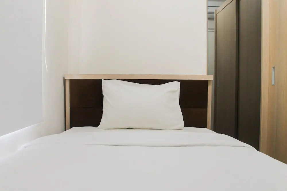 Comfy 2 Bedroom at The Springlake Apartment by Travelio