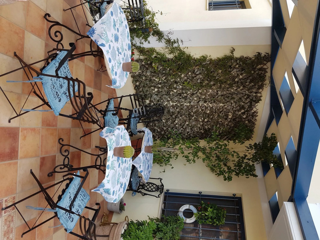 Epavlis Boutique Suites