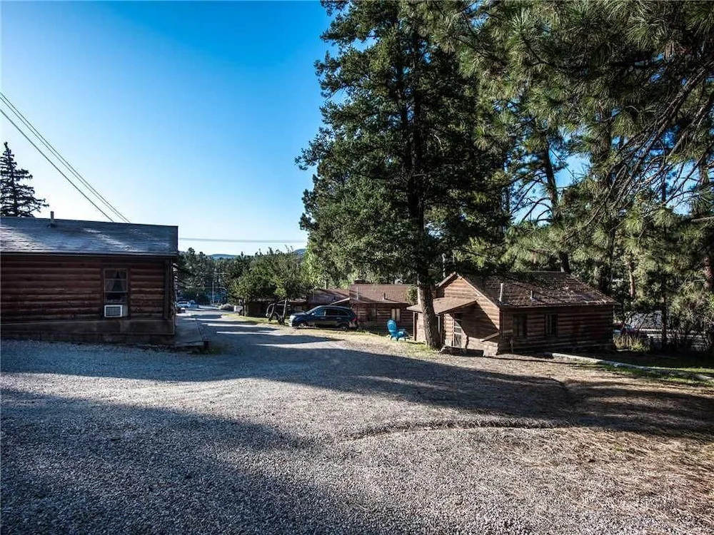 Apache Village 3, Queen Bed, Midtown, Sleeps 2