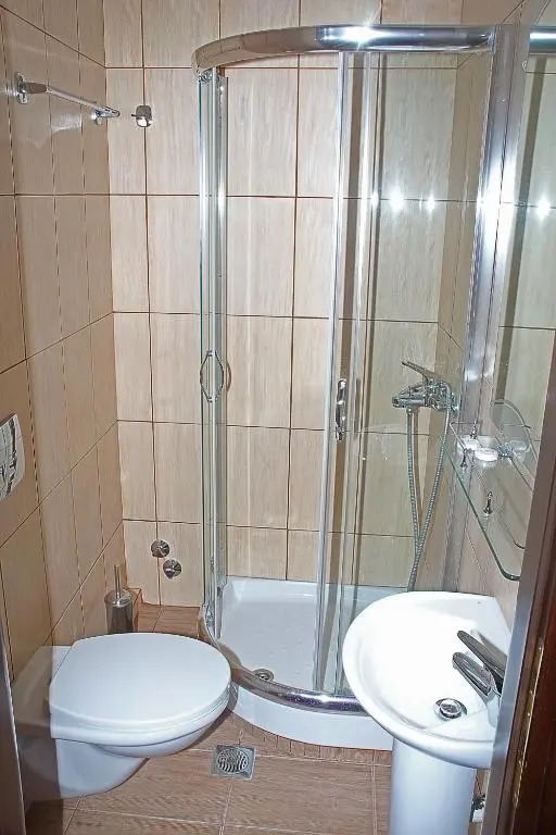 Kristal Hotel