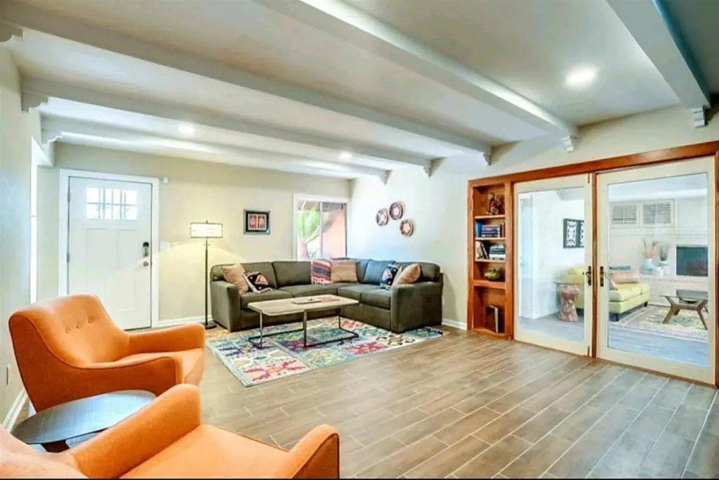 Tranquil oasis near Old Town, hot tub, mountain views