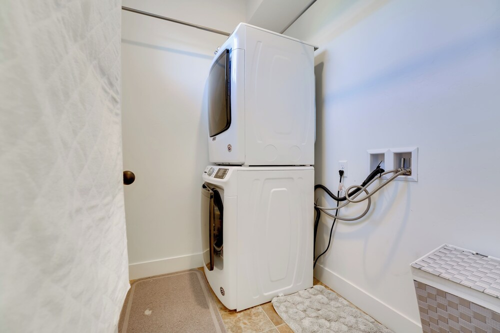 Walk to Main Street! Sleek Grand Junction Stay