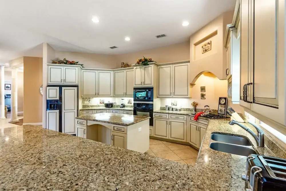 Stunning Large 7 bed Home With Private Pool, Spa, Balcony, Cinema Room, Fitness Suite and Able to see the Disney Fireworks - 467