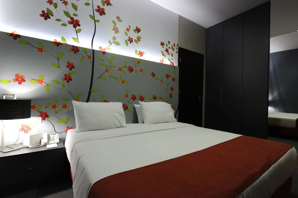 35 Rooms