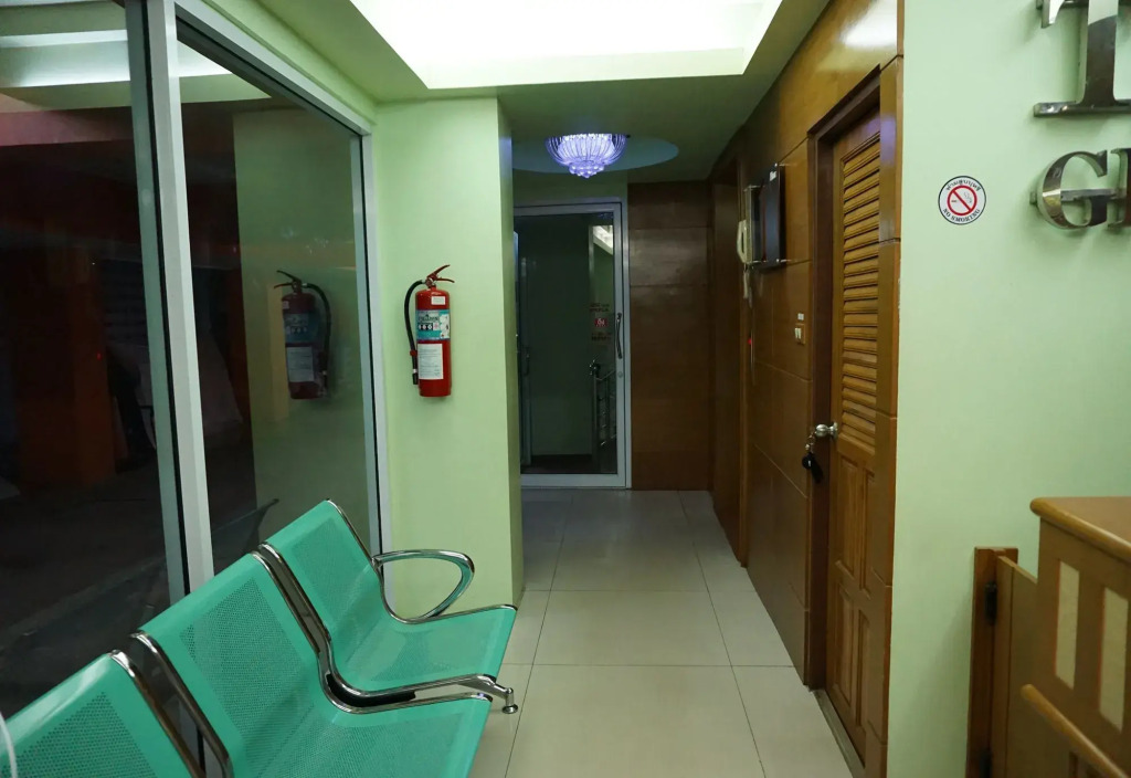 The Boss Grand Tower Hotel