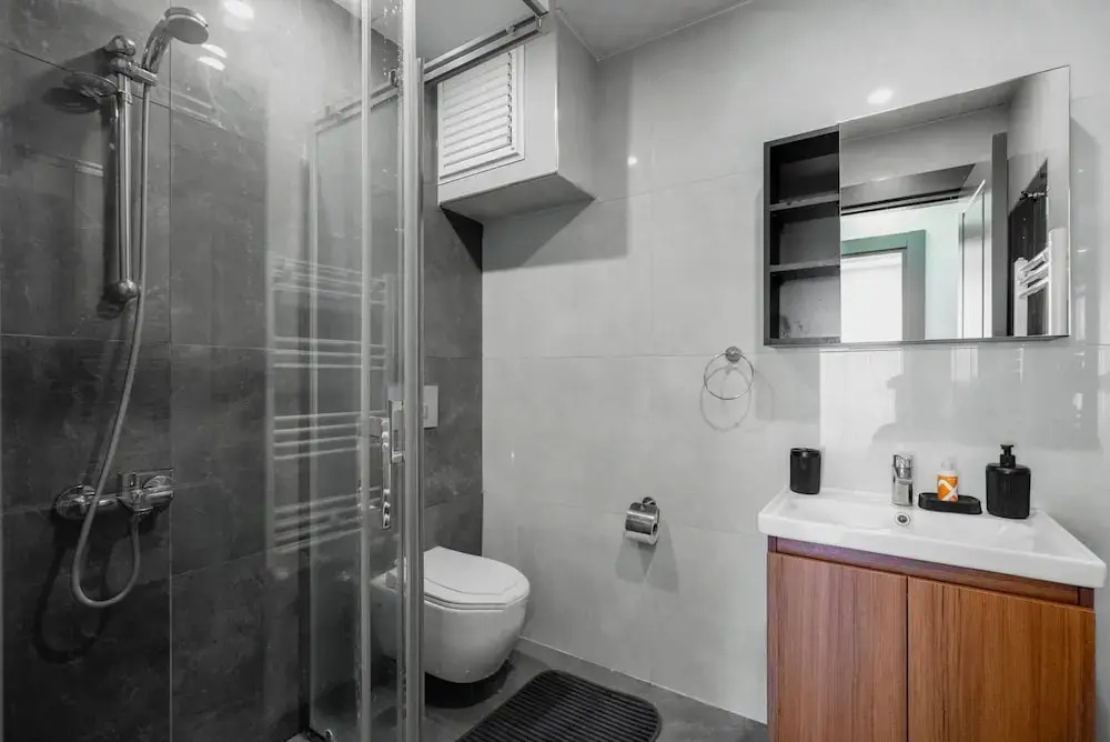 Duplex w Balcony Terrace 5 min to Beach