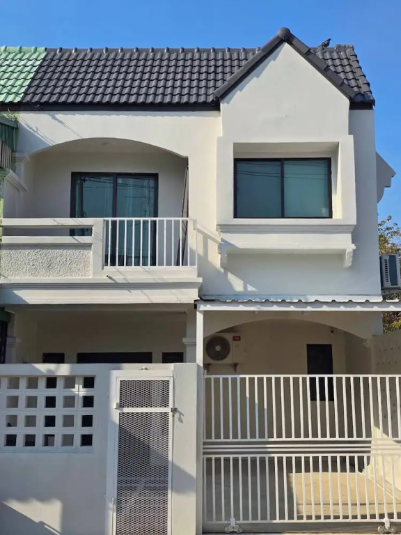 Charming 3-bedroom House in Bueng Kum, Thailand