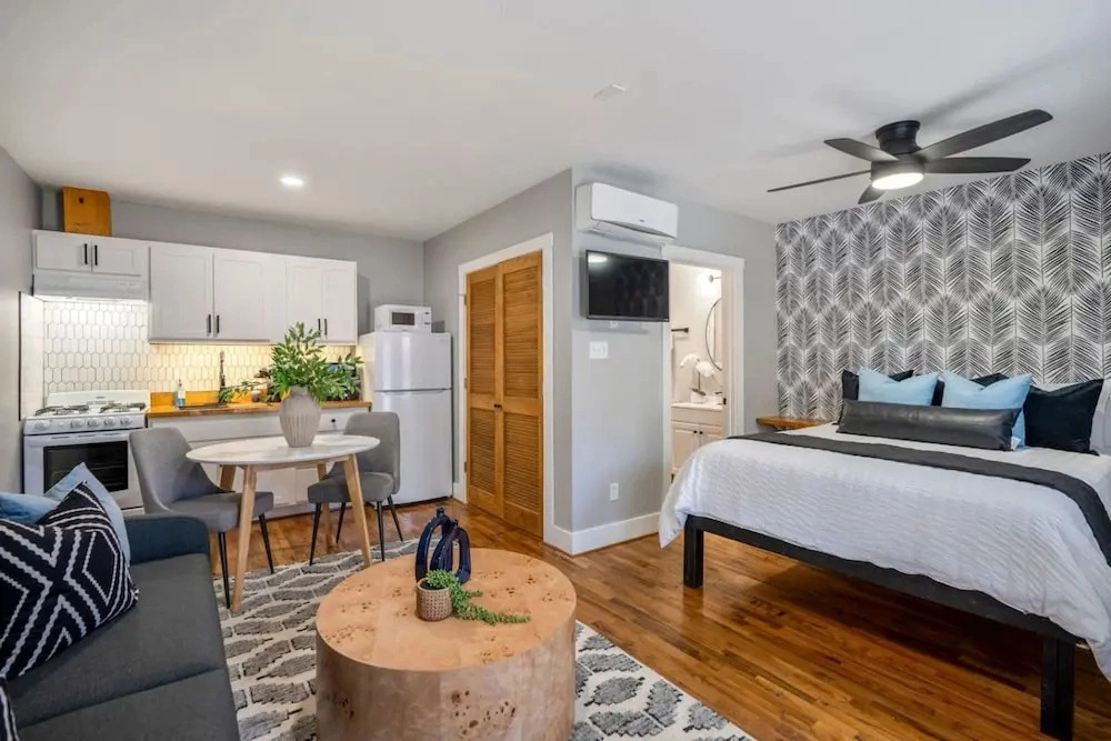 Gated Studio Near Downtown Houston and NRG