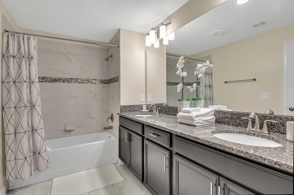 5 Bedrooms 4 Bathrooms Storey Lake 4890 Rc