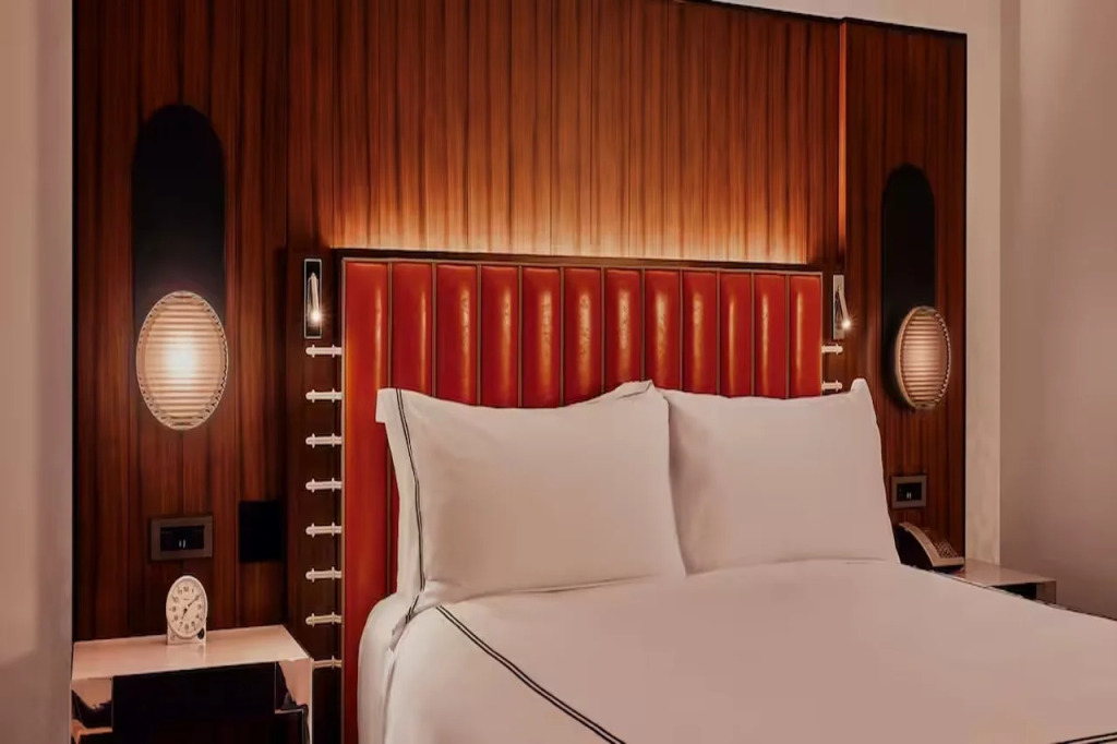 The Godfrey Detroit, Curio Collection By Hilton