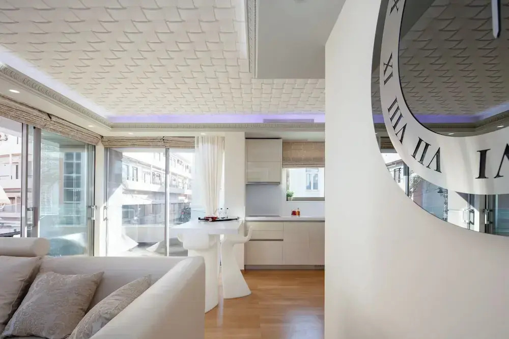 DeMaNi President Suites