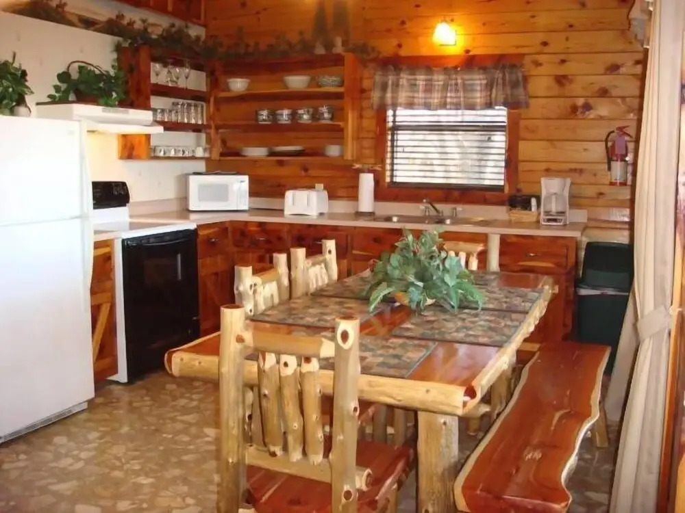 Lake Shore Cabins on Beaver Lake