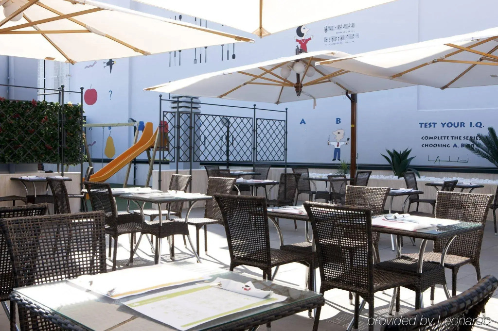 iQ Hotel Roma