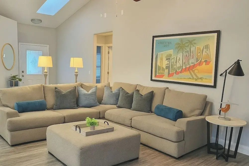 Heated Pool & Bathtub 4BR Near Disney