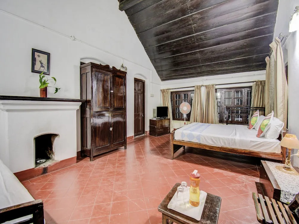 Vintage Studio Home by OYO Rooms