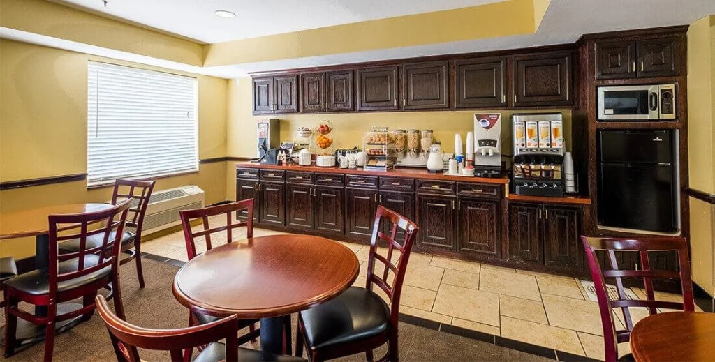 Red Roof Inn & Suites Houston   Humble/IAH Airport
