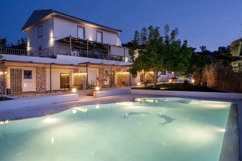 Eva s Poolside Paradise Garden-endless Romance