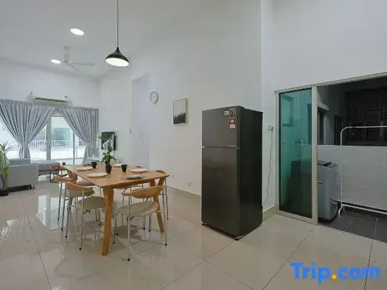 Razak City Residences Block A4 by Favspace