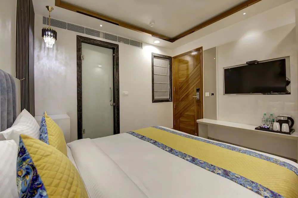 Hotel Kaca Inn - Near New Delhi Railway Station & Connaught Place