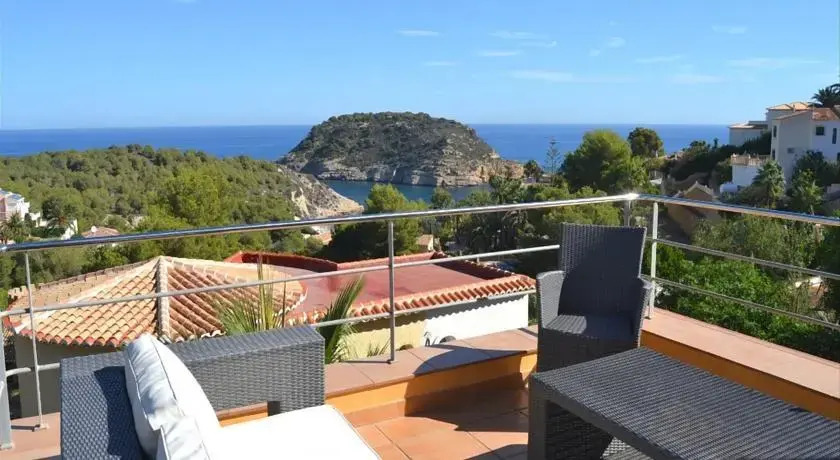 Villa Tintorera Mar Azul by Interhome