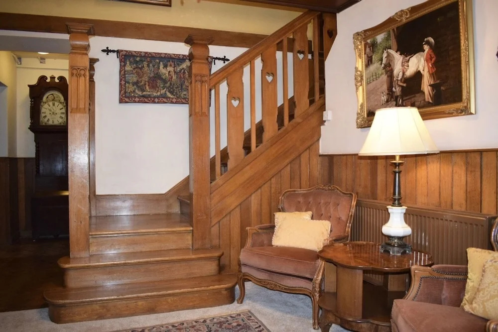 Gwern Borter Manor