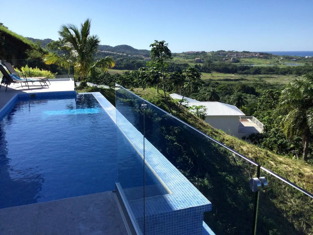 Stunning Turquoise Views From This 2 Bedroom, 2 Bath Home