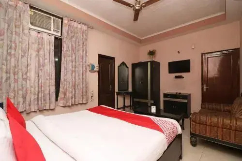 Bharat Guest House By OYO Rooms
