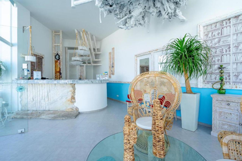 Kouros Home Hotel