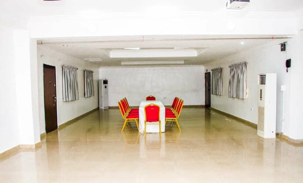 Suru Express Hotel