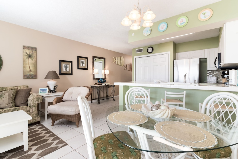 Emerald Towers West 1004 - Barefoot Bliss