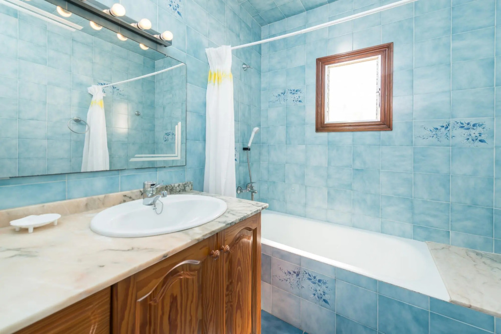 BARCELO-DANUS - Chalet with terrace in Porto Colom. Free WiFi