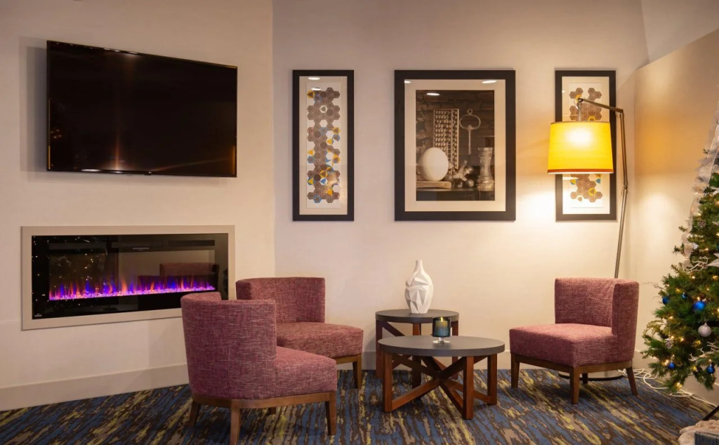 Holiday Inn Express Hotel & Suites Wausau by IHG