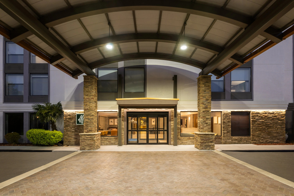 Holiday Inn & Suites Columbia NE - Ft Jackson Area by IHG