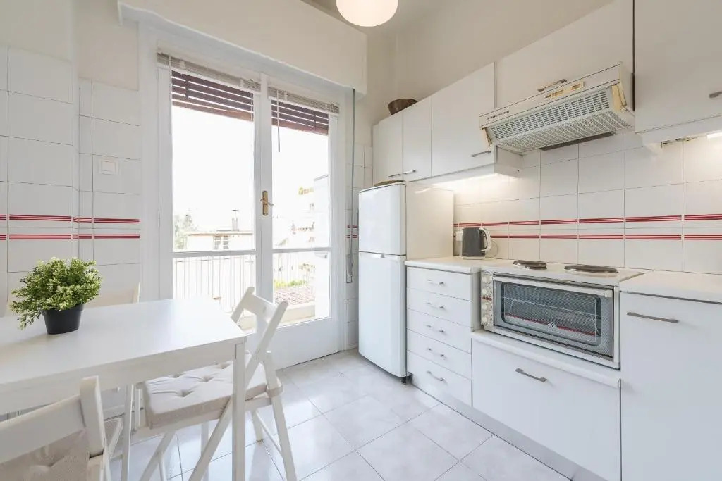 Cozy and Fresh 2bdrm apt Close to Metro