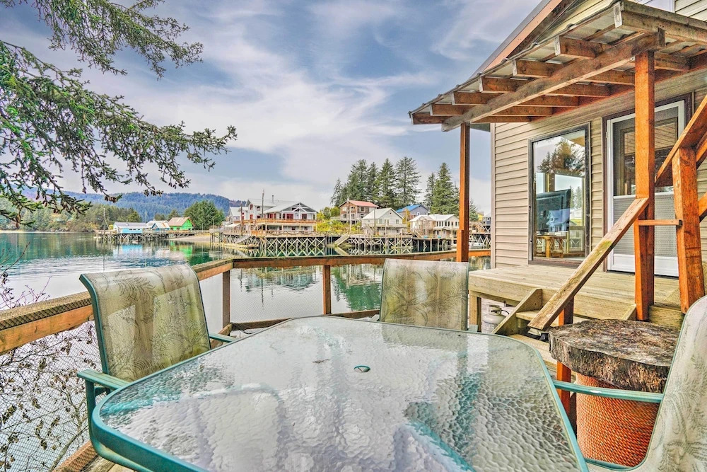 Serene Seldovia Cabin w/ Deck, Grill & Views!