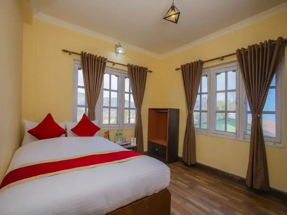 OYO 302 Hotel Classic