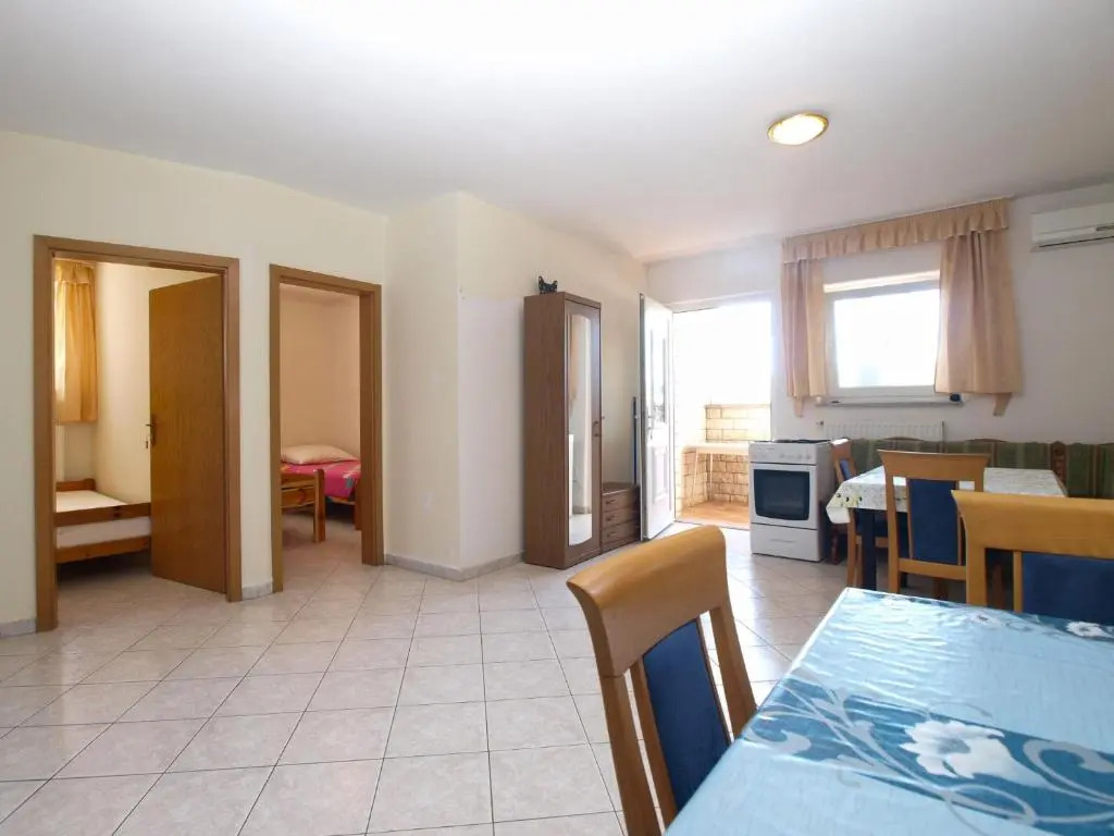 Apartments Anto 1598