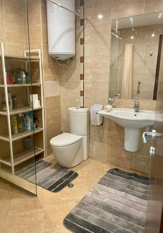 2-bedroom apartment near Bansko with pool and spa