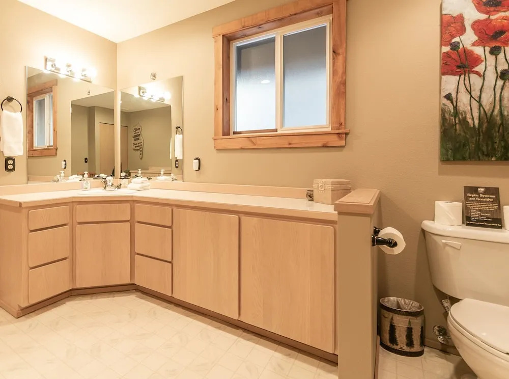 Boulder Lodge Apartment 3 NW Comfy Cabins