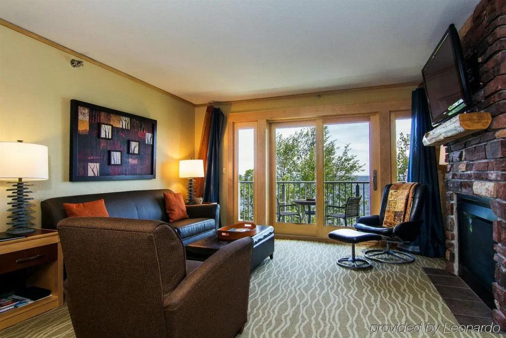 East Bay Suites
