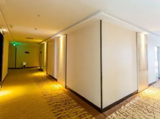 Lifeng Hotel (Beijing Universal Resort, Jiukeshu Metro Station)
