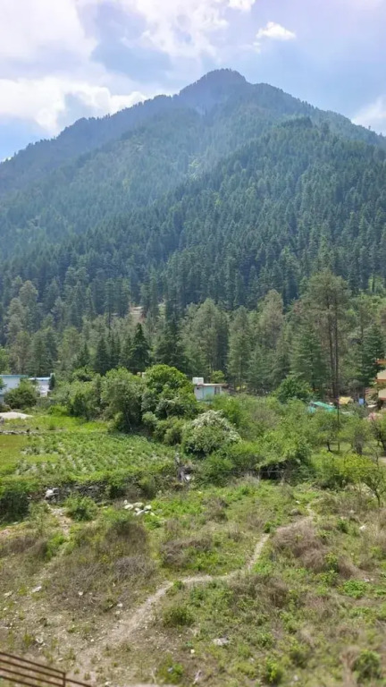 Shesh Besh Guest House & Restaurant
